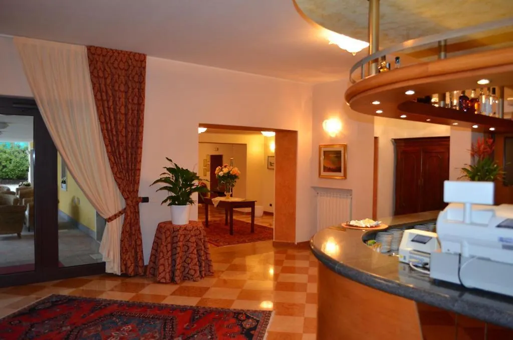 ***  Hotel Olioso Peschiera del Garda إيطاليا